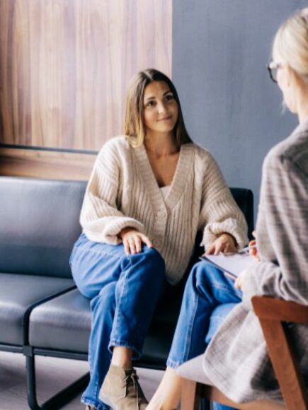 Máster en Técnicas Terapéuticas en la Intervención Psicológica + Certificación Experto en Prevención del Suicidio – Doble Titulación – Diploma Autentificado por Notario Europeo –